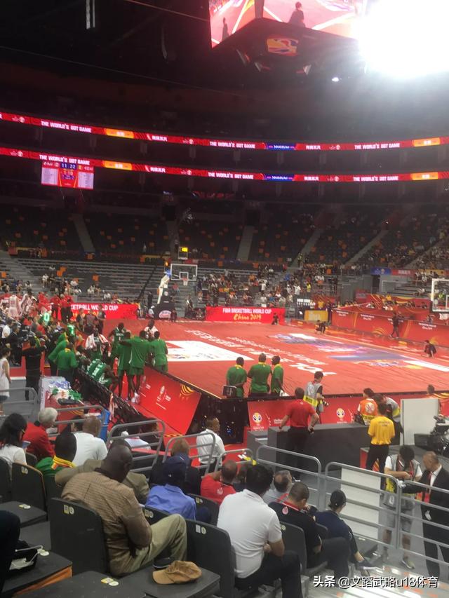 小前锋该如何跑位,第2张