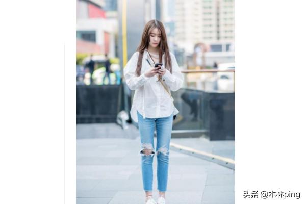 蓝色牛仔小上衣如何搭配(图5)