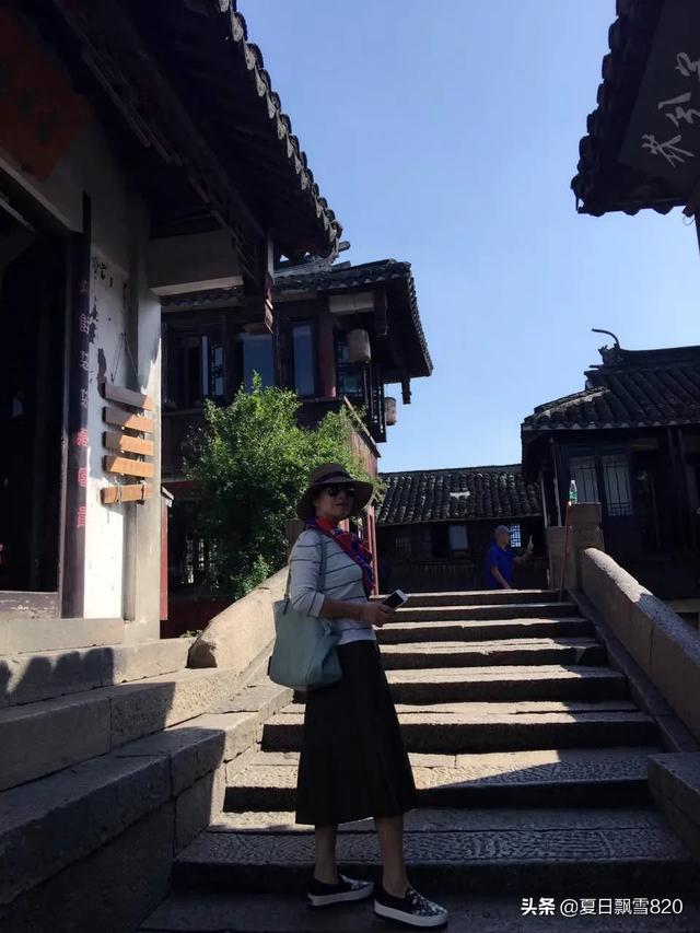 拍照好看的中年女性照片(图110)