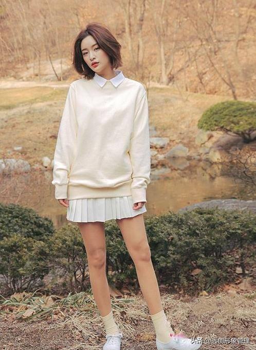 米色卫衣怎么搭配棉服(图5)