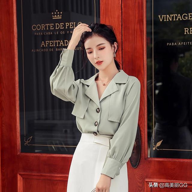 黑色大衣如何搭配不显老(图2)