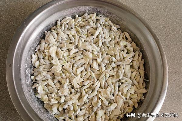 槐花怎么蒸着吃教程图解(图4)