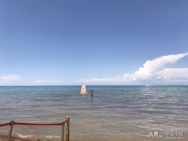 打算去青海玩，都有什么景点，需要带什么衣服