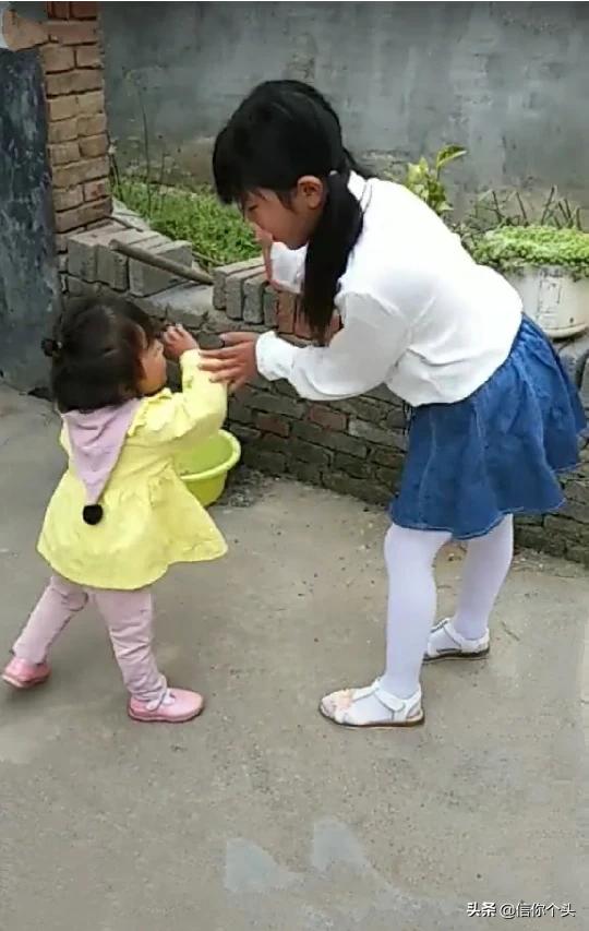 春天打底裤颜色如何搭配(图7)