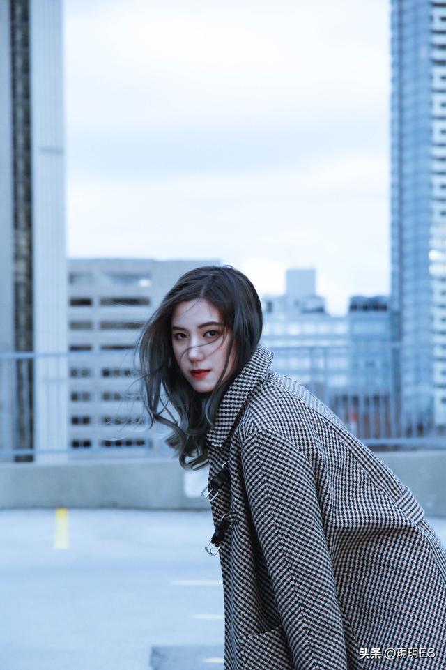 冬季过膝靴如何搭配衣服(图9)