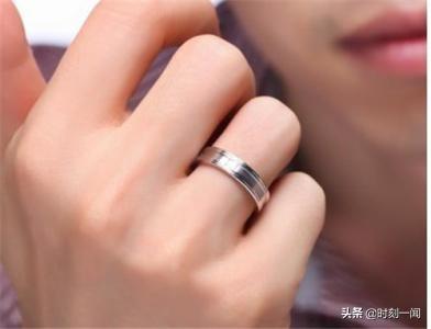 男士结婚戒指戴哪个手指