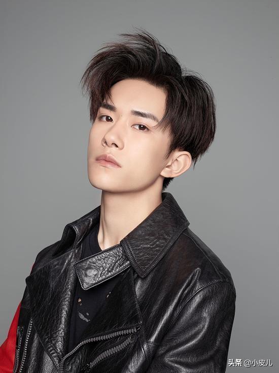 [00后上市公司总裁]为什么叫易烊千玺大佬啊？