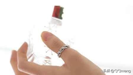 女生各个手指戴戒指的含义是什么？