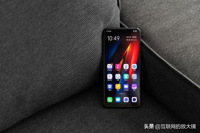 3000元以下的手机哪一款最适合拍照和玩游戏？