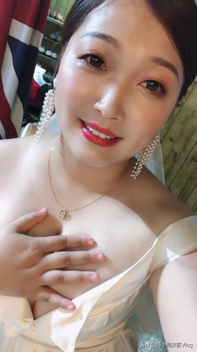 结婚的当天晚上新娘该干嘛-结婚晚上穿胸罩吗