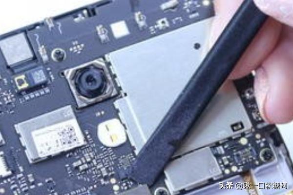 彩色条纹针织衫怎么搭配(图3)