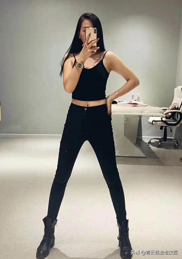 黑色的裤子怎么搭配衣服(图5)