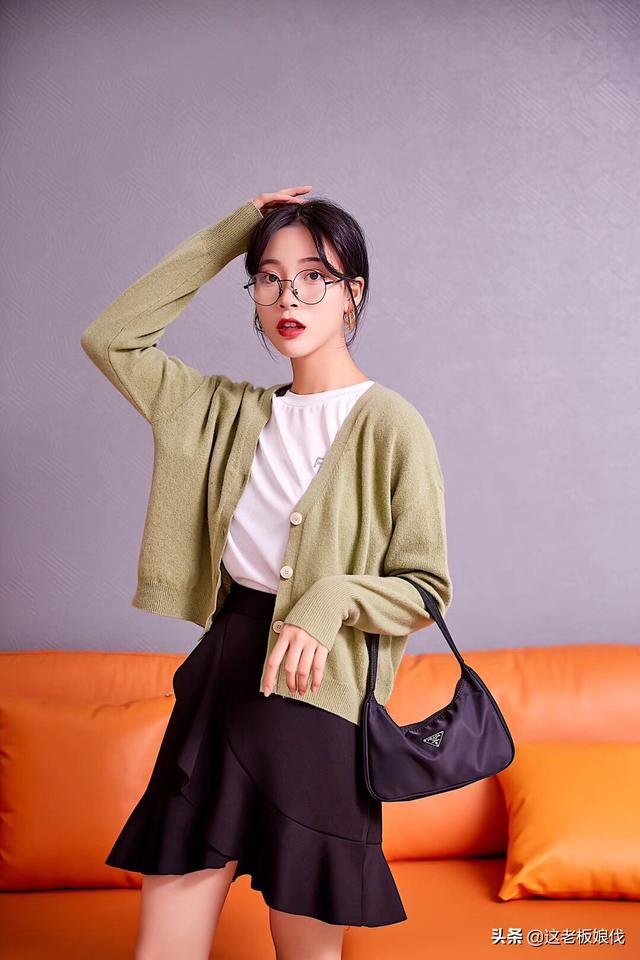 长皮裙如何搭配外套女士(图5)