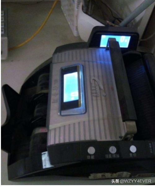 [康艺点钞机]康艺点钞机ht9000恢复出厂设置就变成这样了。有没有说明也可以给一份？
