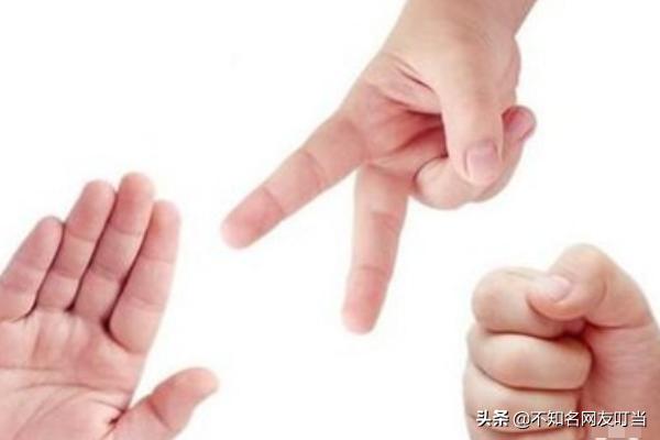 有什么适合小学低年级英语课上玩的英语游戏呢