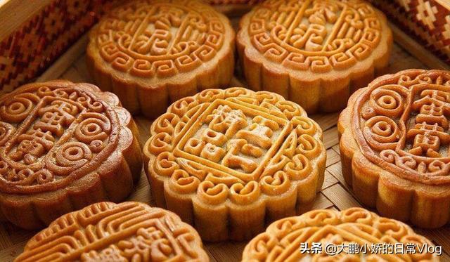中秋月饼卷出新花样图片