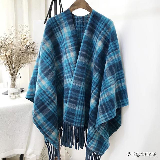 黑色风衣礼服式如何搭配(图4)