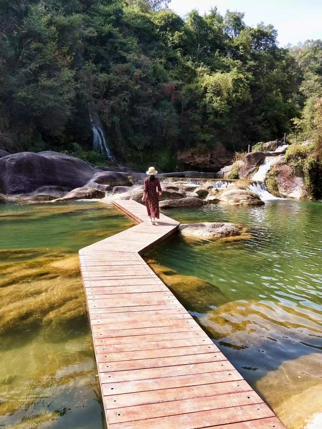 短线旅游穿搭夏天， 短线旅游穿搭夏天怎么搭配