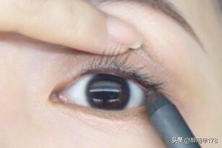 简单化妆摄影技巧
