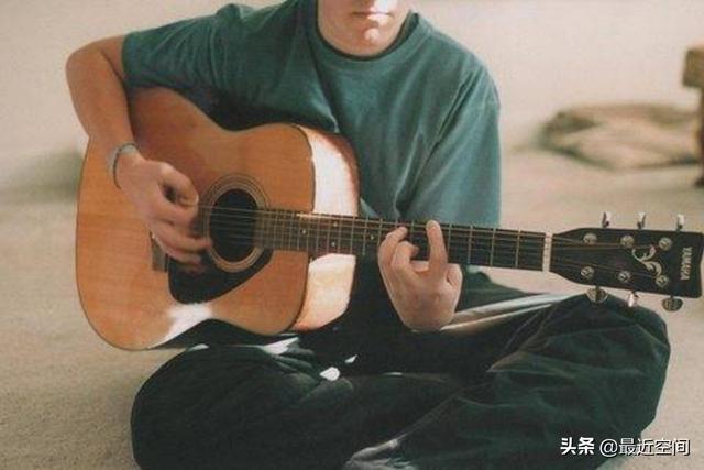 有哪些好听又简单的吉他弹唱歌曲？：第一次爱的人吉他谱