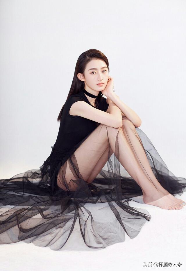 今年最火长裤搭配女士(图9)