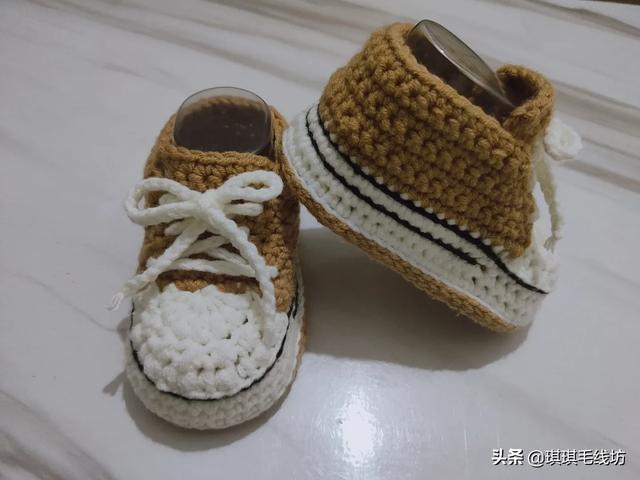 编织鞋子如何搭配衣服男