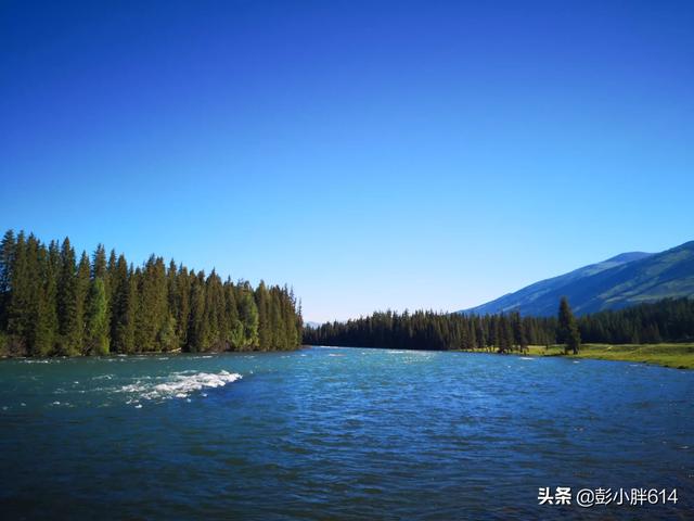 8月20号去喀纳斯旅游，应该穿什么衣服去，那边晚上冷吗