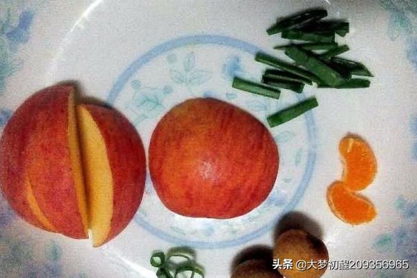 [果实图片]用各种水果做玫瑰花，你觉得哪个最好看？