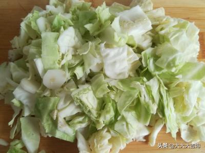 大头菜木耳炸土豆的做法