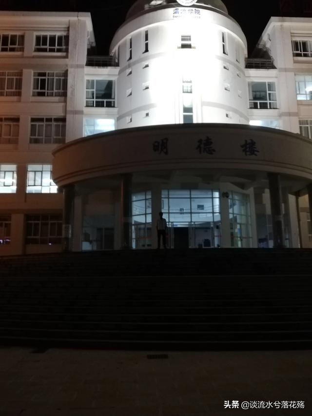 中国西餐厨师军训吗，西餐厨师技能学校