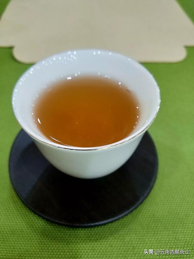 女性喝红茶还是绿茶好(图1)