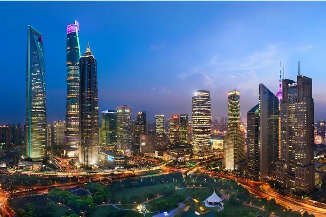 上海的地铁2号线沿途有哪些比较好玩的景点