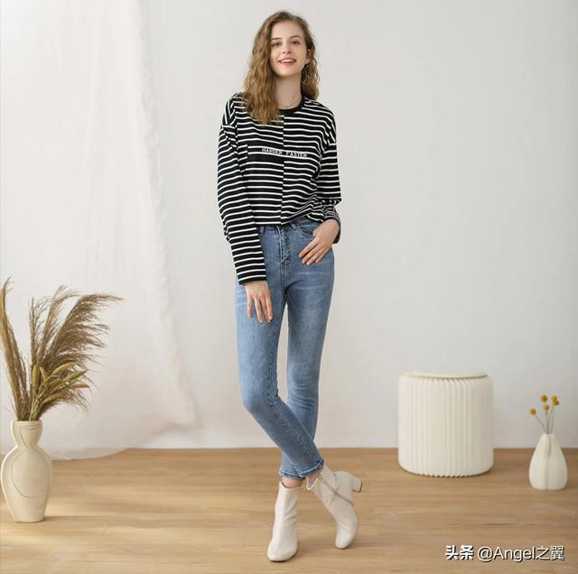 宽松的t恤怎么搭配外套(图2)