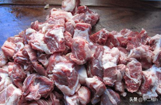 牛腩炖土豆-牛腩炖土豆的做法