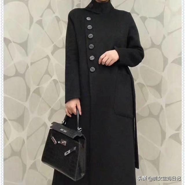 紧身黑外套如何搭配好看(图7)