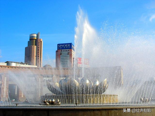 济南市中心广场叫什么