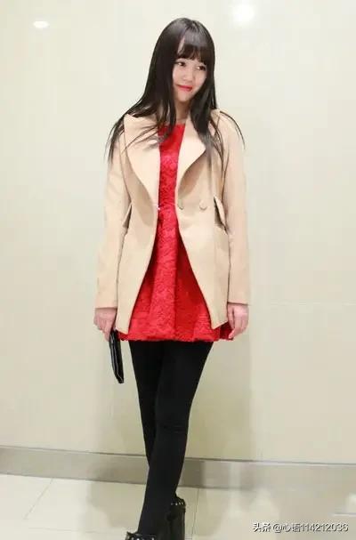 裙子秋冬款如何搭配衣服(图5)