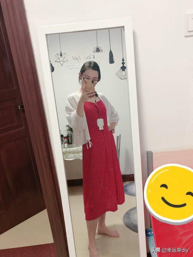 红色的吊带裙怎么搭配(图9)