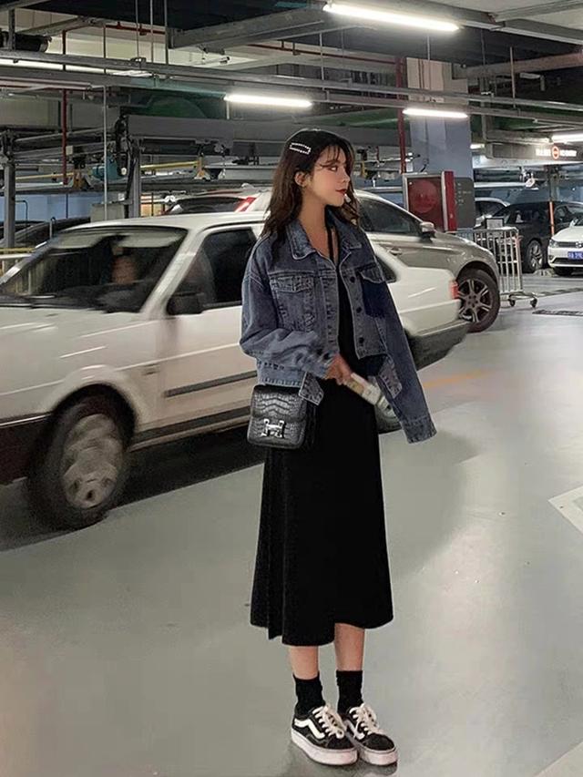 牛仔休闲女裤怎么搭配(图1)