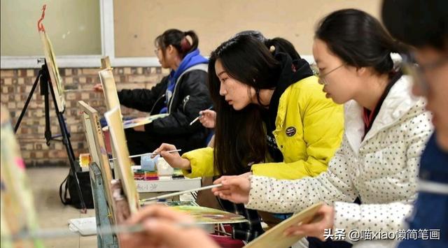 艺考文化课门槛提高多少_成绩差的高中生可以走艺考吗高二成绩不好想走艺考？