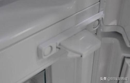 [冰箱为什么会漏水]冰箱漏水什么原因？