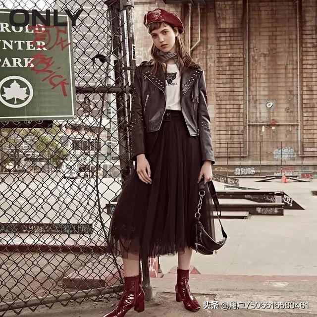 黑色夹克如何搭配女生穿(图7)