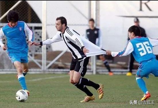 足球的规则有哪些，那些犯规动作，裁判怎么判,第1张