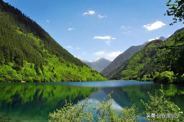 学生旅游去哪好玩又实惠又凉快夏天,学生旅游去哪好玩又实惠又凉快夏天的