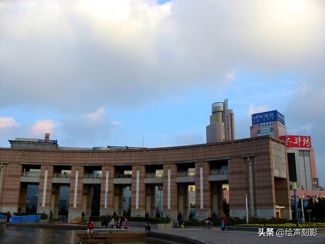 济南市中心广场叫什么