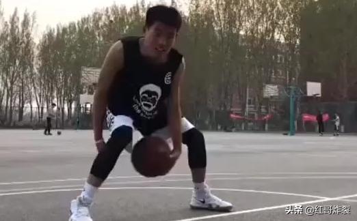 如何学会打篮球