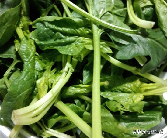 鸡蛋菠菜汤广东做法窍门（鸡蛋菠菜汤的家常做法？）