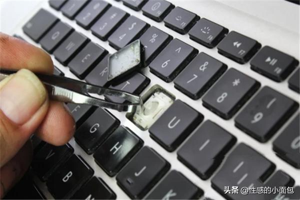 电脑维修 键盘怎么拆