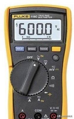 怎么利用数字万用表测试电压？数字万用表如何测电压如何测？