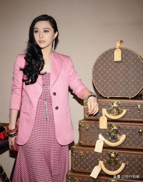小吊带如何搭配衣服女生